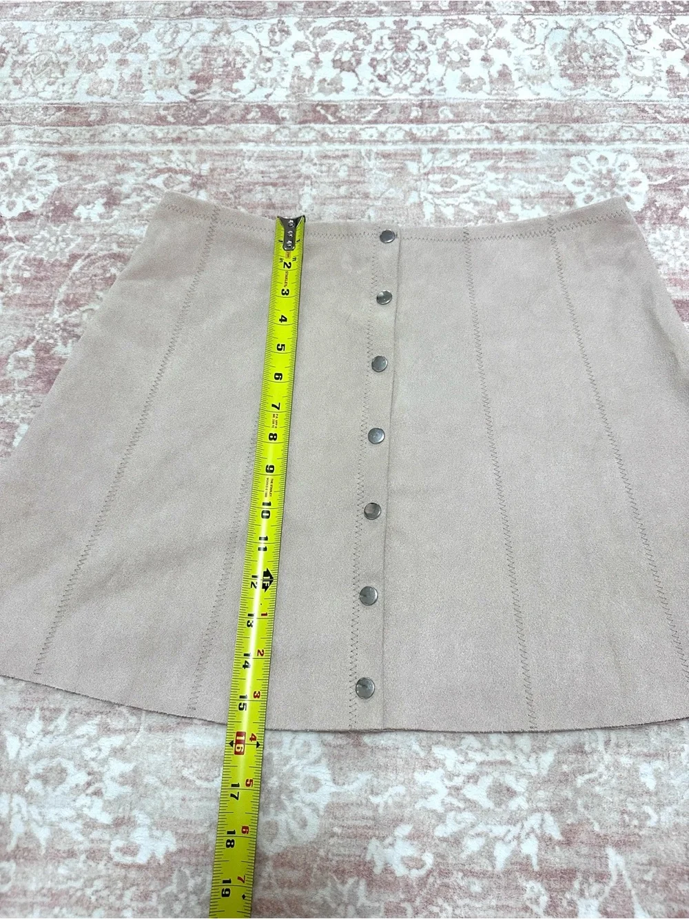 Blush 🪷 Suede Buttoned Mini Skirt - Picture 7 of 8